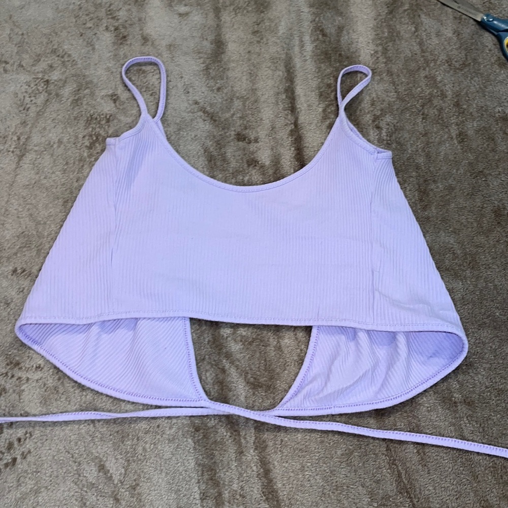Cropped lavender shirt